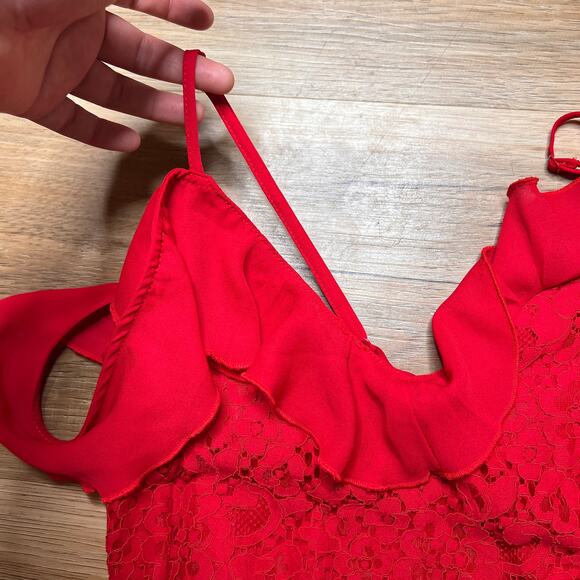 NWT Lulus "Dance of Romance" Red Lace Cold-Shoulder Midi Dress Size S - Picture 5 of 9
